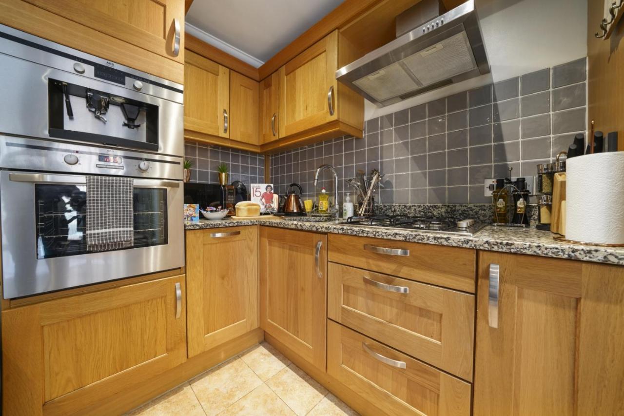 Super Funky Spire View Cottage - Free Gated Parking - Ultra Wifi Canterbury Dış mekan fotoğraf